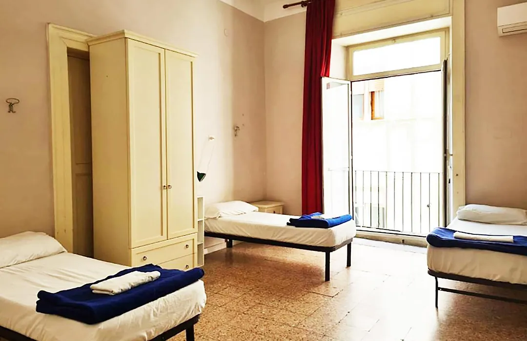 6 Small Rooms-1