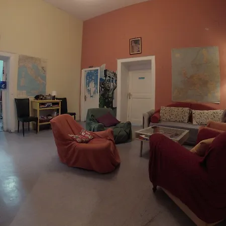 6 Small Rooms-2